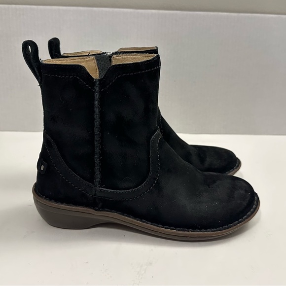 UGG Neevah S/N 1003421 Suede Boots in Black Size 7.0 - Picture 1 of 11